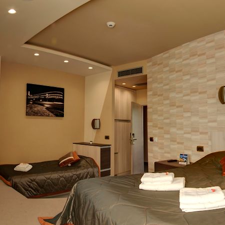 Garni Hotel Vigor - Ev Station Νόβι Σαντ Εξωτερικό φωτογραφία