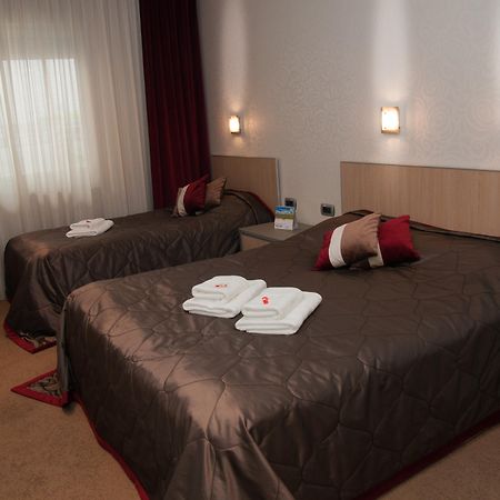 Garni Hotel Vigor - Ev Station Νόβι Σαντ Εξωτερικό φωτογραφία