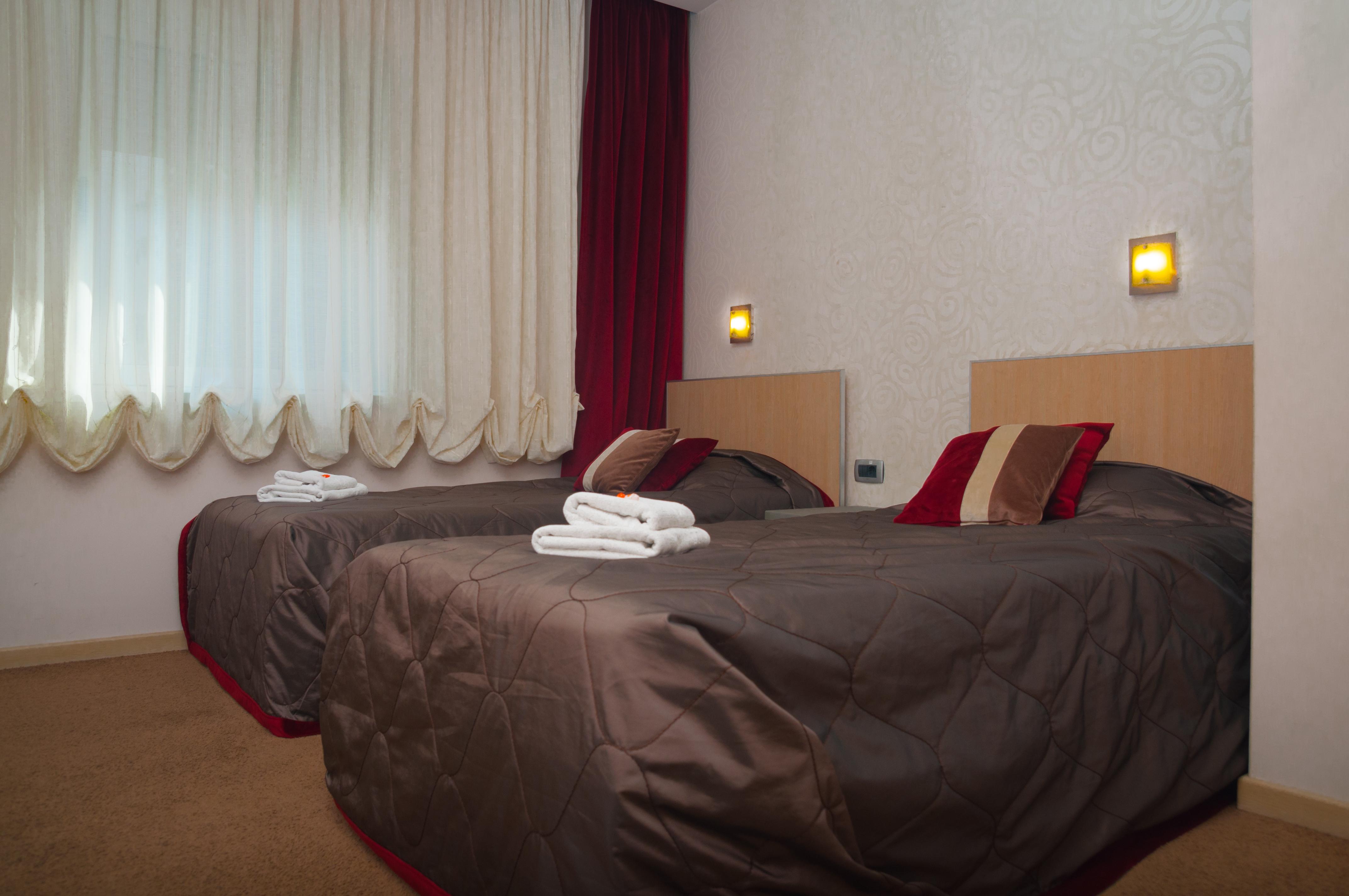 Garni Hotel Vigor - Ev Station Νόβι Σαντ Εξωτερικό φωτογραφία