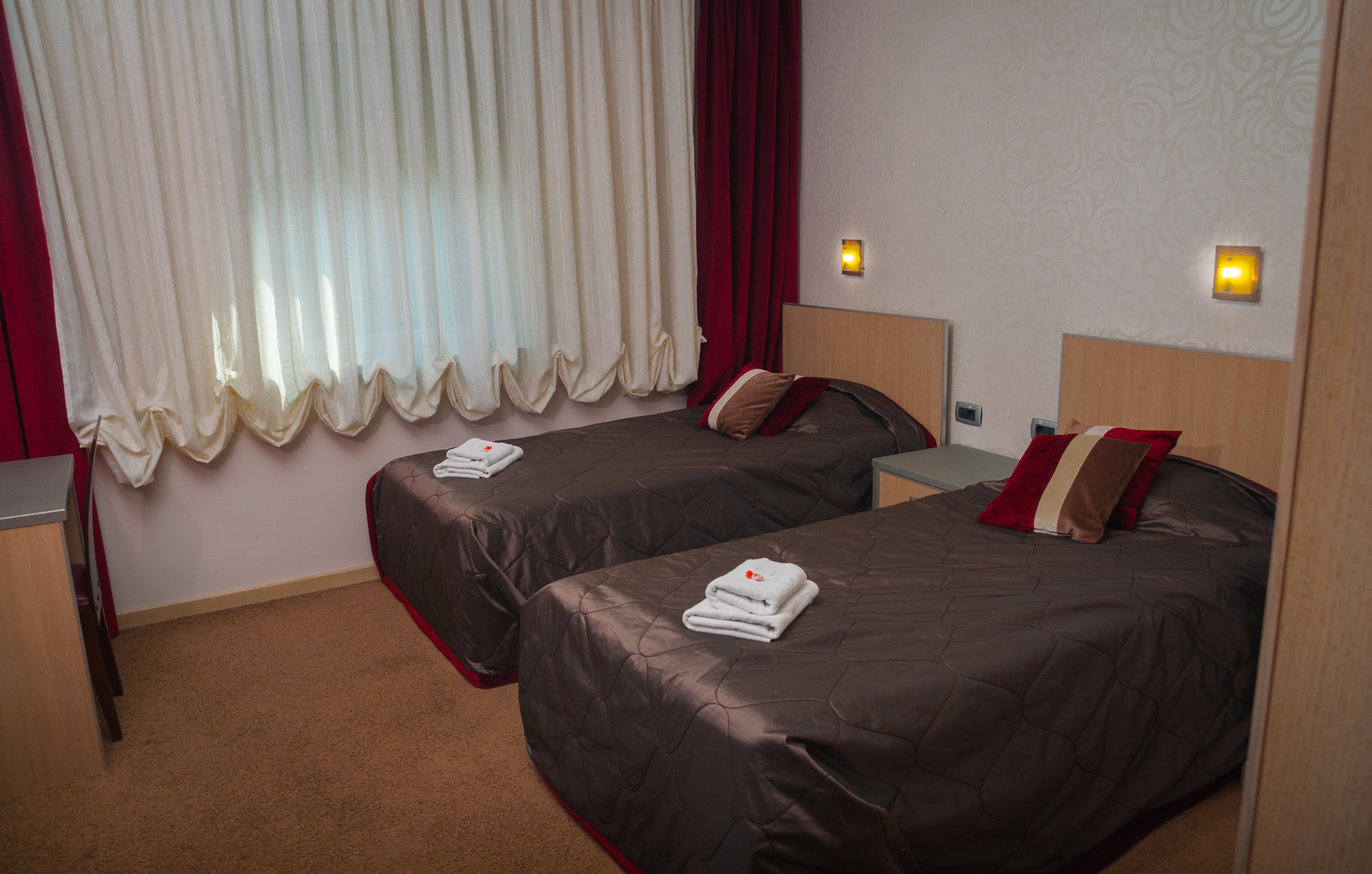 Garni Hotel Vigor - Ev Station Νόβι Σαντ Εξωτερικό φωτογραφία