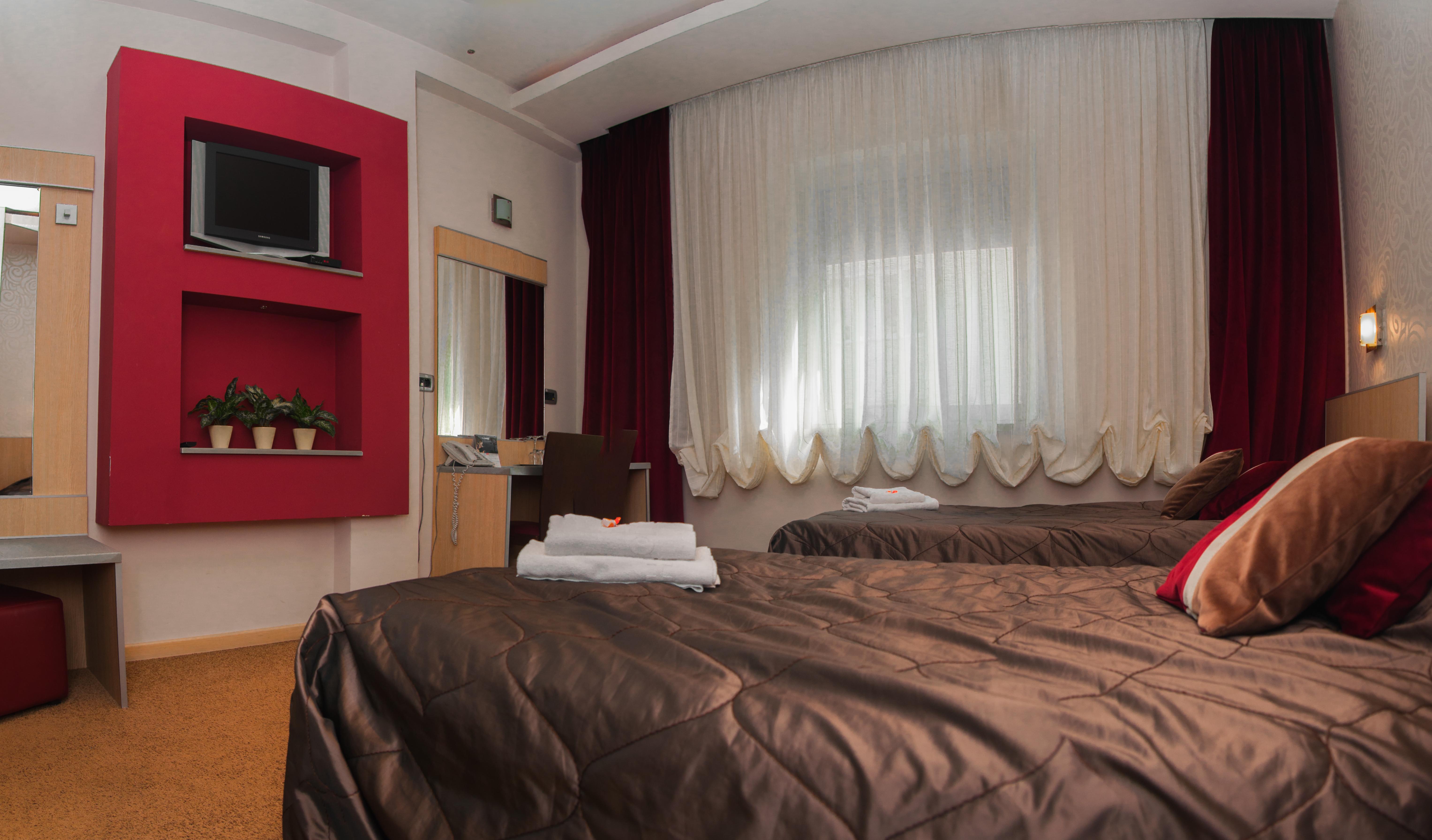 Garni Hotel Vigor - Ev Station Νόβι Σαντ Εξωτερικό φωτογραφία
