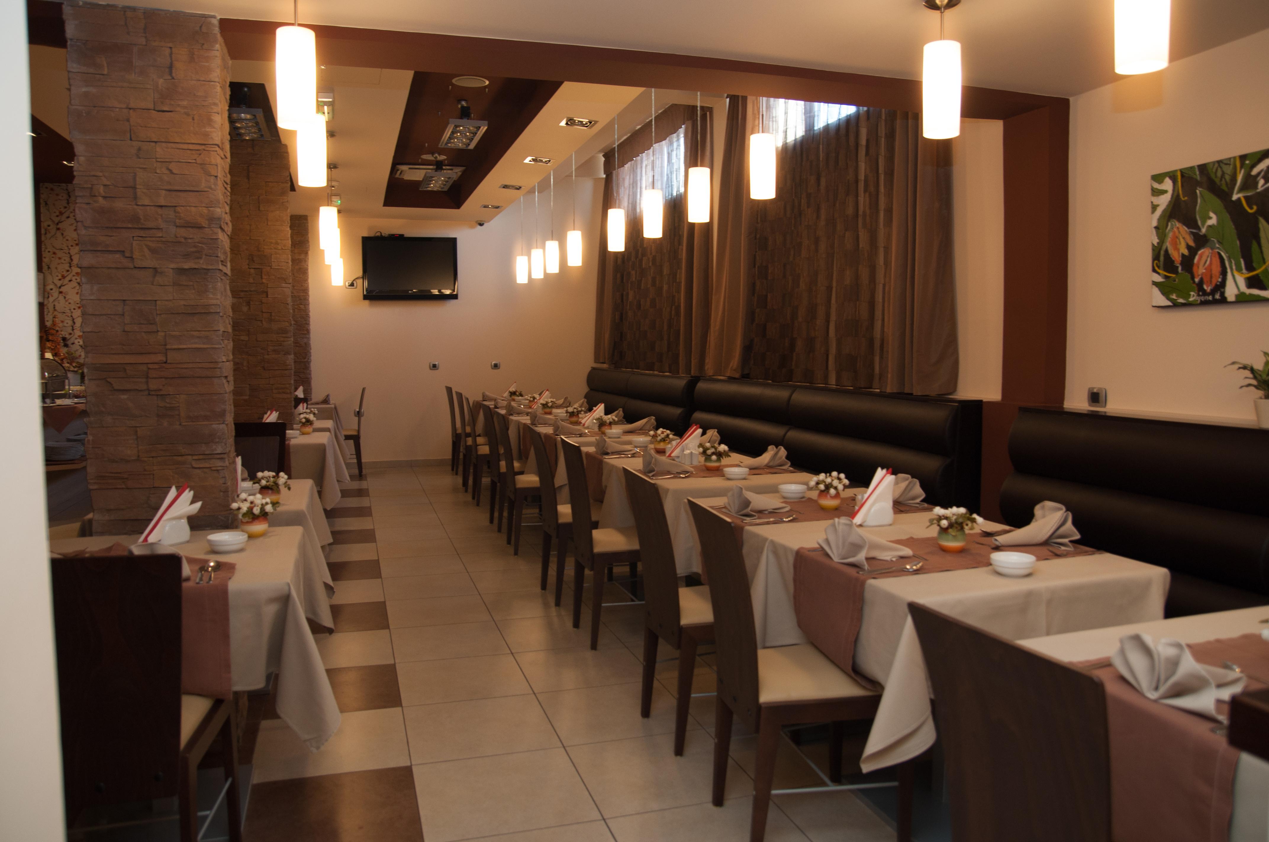 Garni Hotel Vigor - Ev Station Νόβι Σαντ Εξωτερικό φωτογραφία