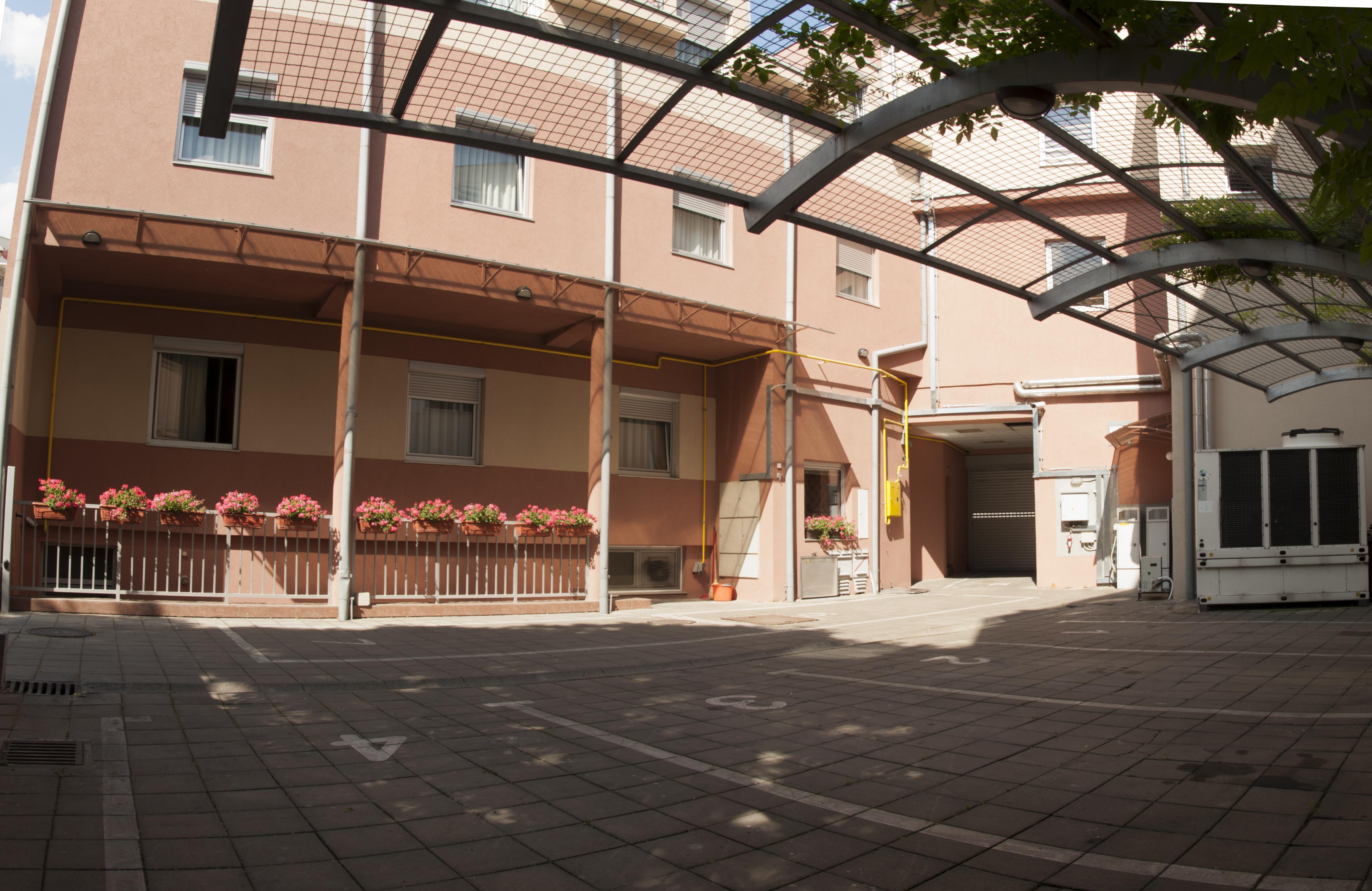 Garni Hotel Vigor - Ev Station Νόβι Σαντ Εξωτερικό φωτογραφία