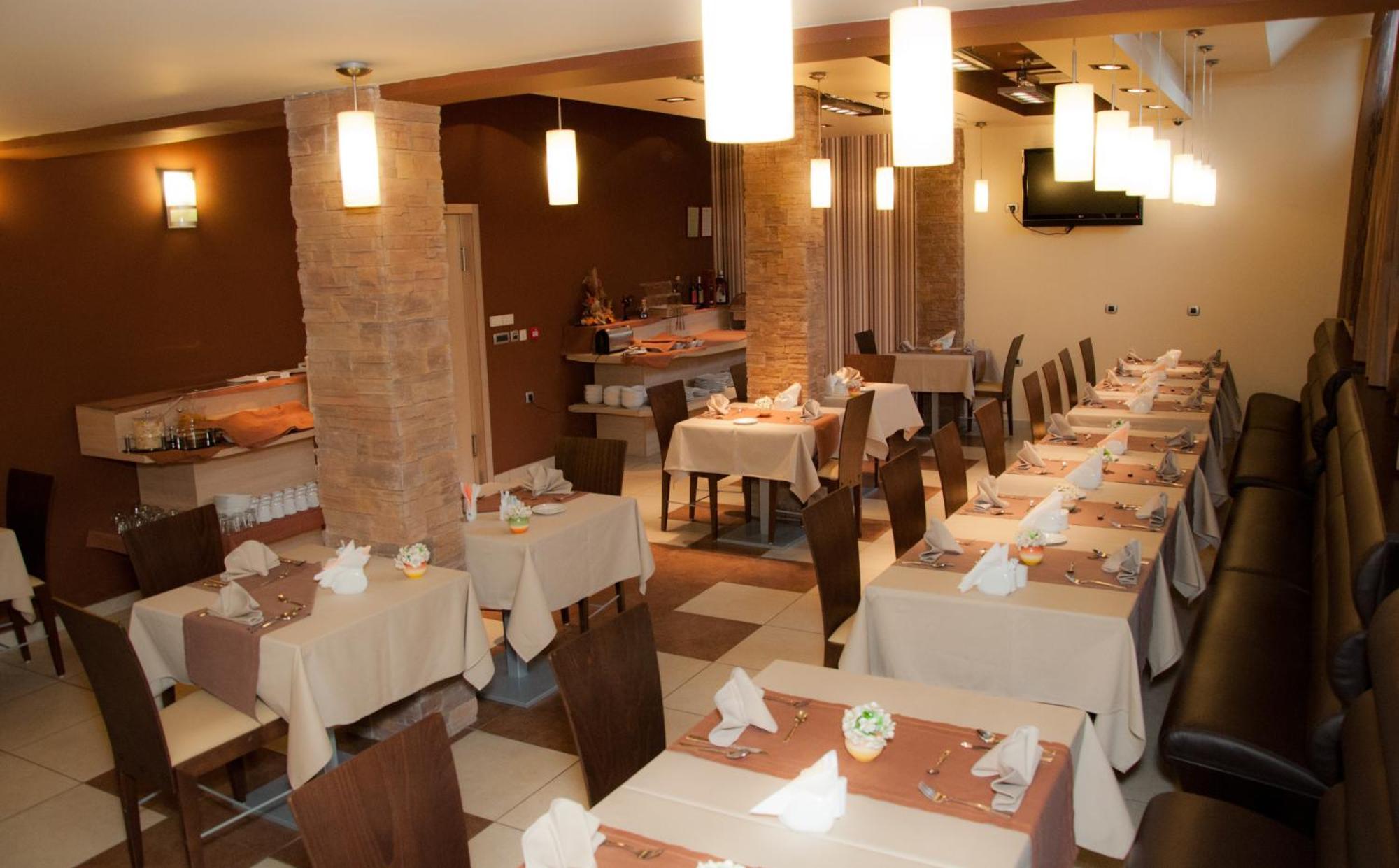 Garni Hotel Vigor - Ev Station Νόβι Σαντ Εξωτερικό φωτογραφία