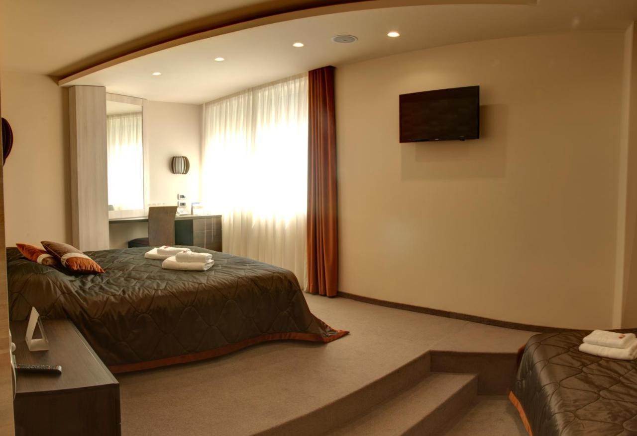 Garni Hotel Vigor - Ev Station Νόβι Σαντ Εξωτερικό φωτογραφία