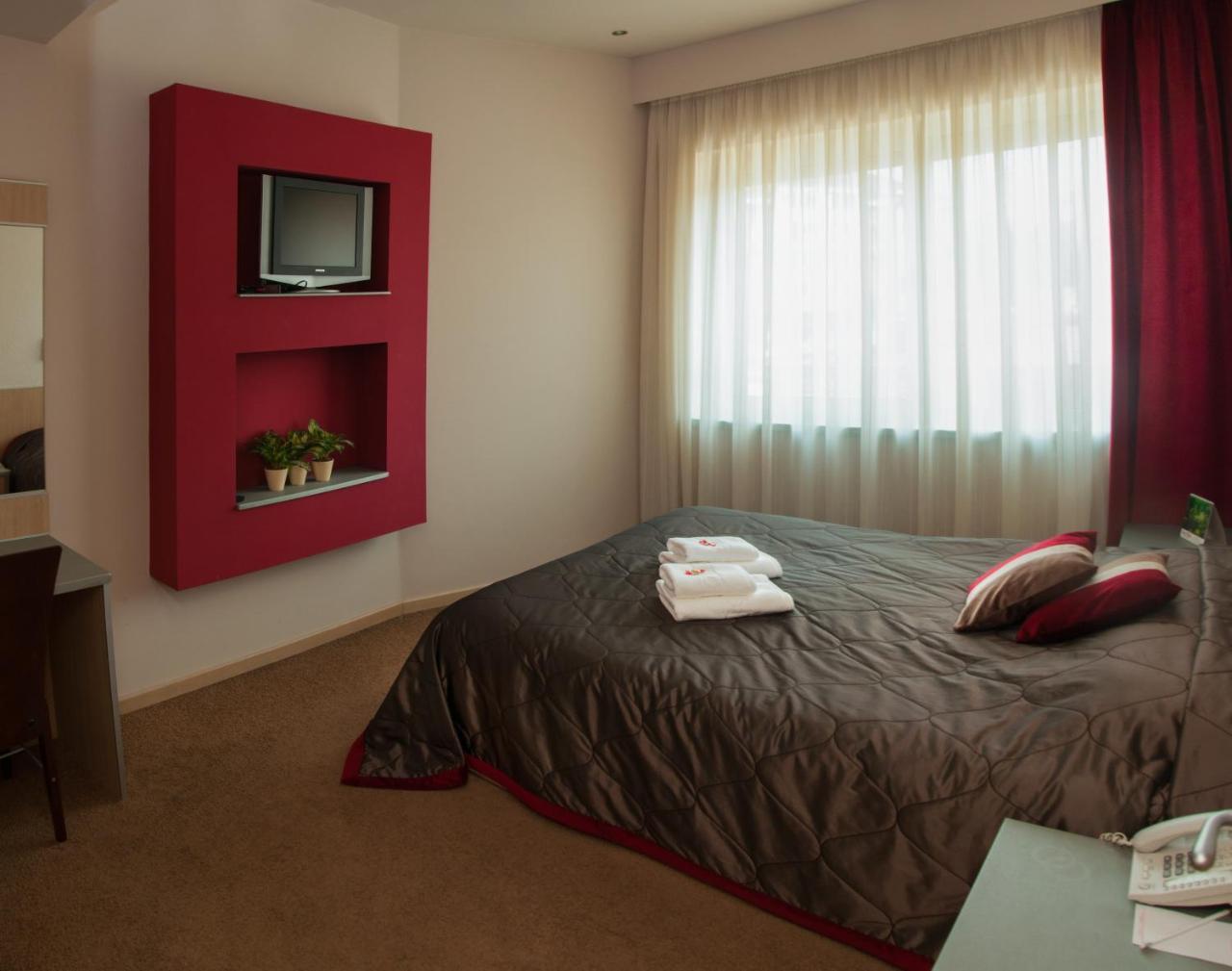 Garni Hotel Vigor - Ev Station Νόβι Σαντ Εξωτερικό φωτογραφία