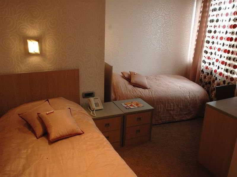Garni Hotel Vigor - Ev Station Νόβι Σαντ Εξωτερικό φωτογραφία