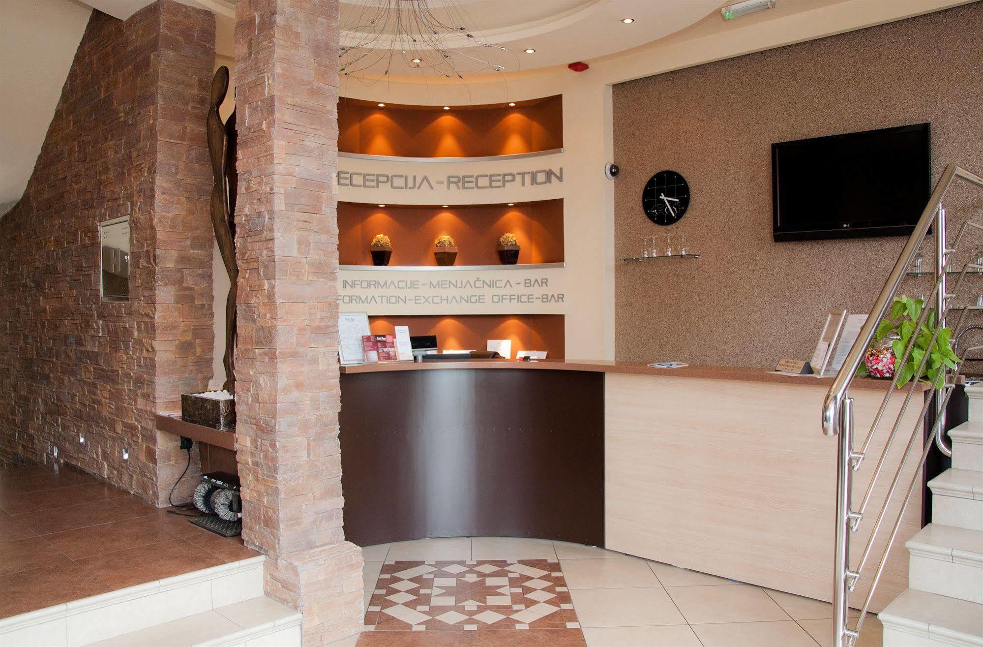 Garni Hotel Vigor - Ev Station Νόβι Σαντ Εξωτερικό φωτογραφία